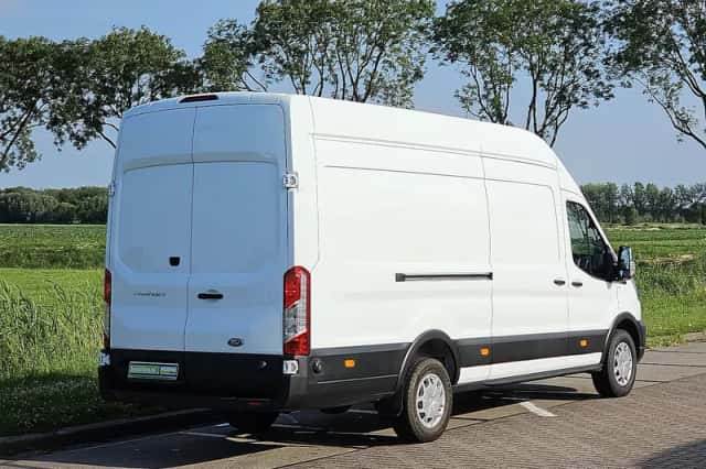 Ford Transit (2024) thumbnail 3