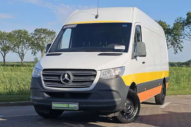 Mercedes-Benz Sprinter (2018) thumbnail 1