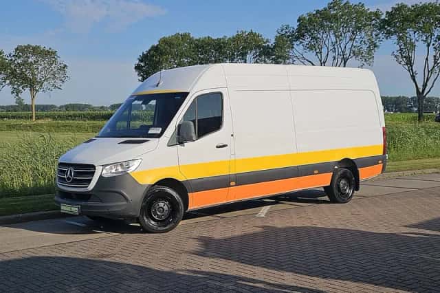 Mercedes-Benz Sprinter (2018) thumbnail 2