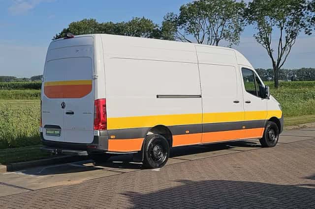 Mercedes-Benz Sprinter (2018) thumbnail 3