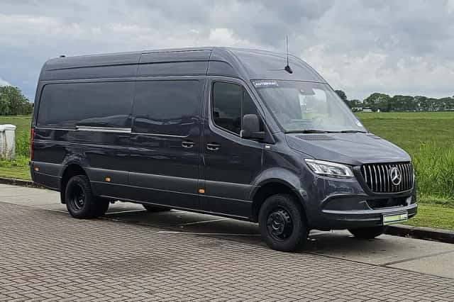 Mercedes-Benz Sprinter (2024) thumbnail 4