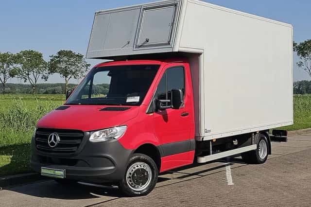 Mercedes-Benz Sprinter (2022) thumbnail 2