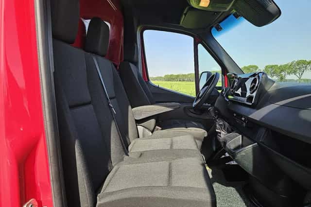 Mercedes-Benz Sprinter (2022) thumbnail 6