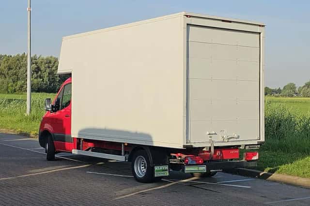 Mercedes-Benz Sprinter (2023) thumbnail 5