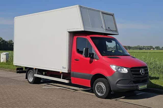 Mercedes-Benz Sprinter (2023) thumbnail 4