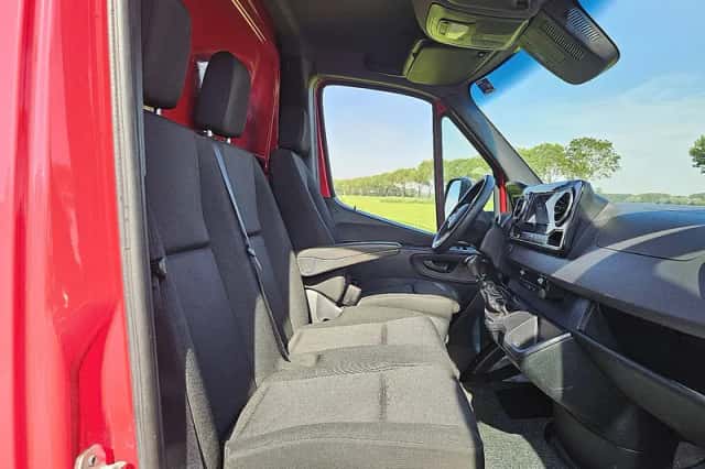 Mercedes-Benz Sprinter (2023) thumbnail 6