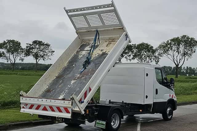 Iveco Daily (2021) thumbnail 3