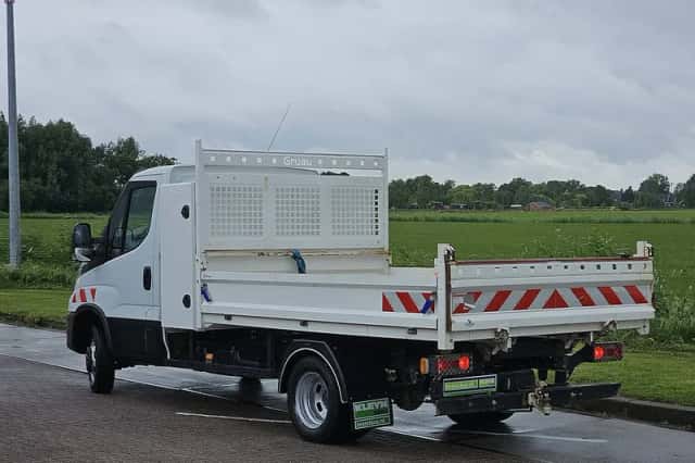 Iveco Daily (2021) thumbnail 5