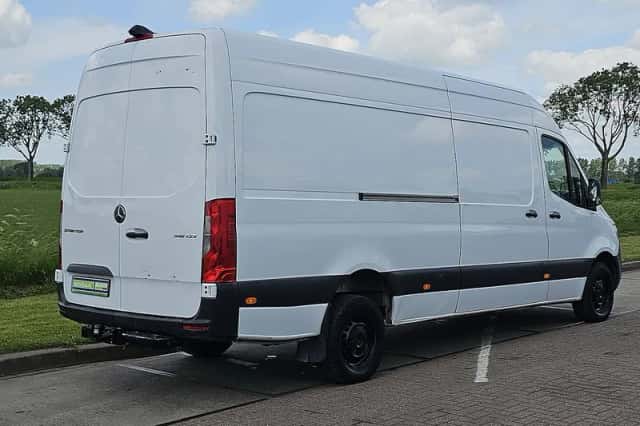Mercedes-Benz Sprinter (2018) thumbnail 3