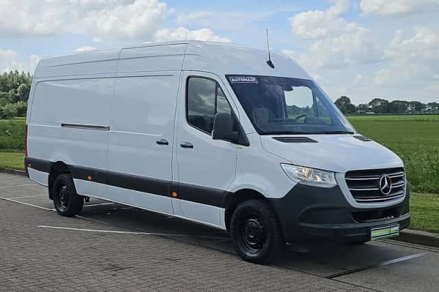 Mercedes-Benz Sprinter (2018) thumbnail 4