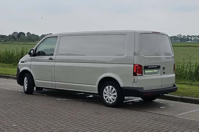 Volkswagen Transporter (2024) thumbnail 5