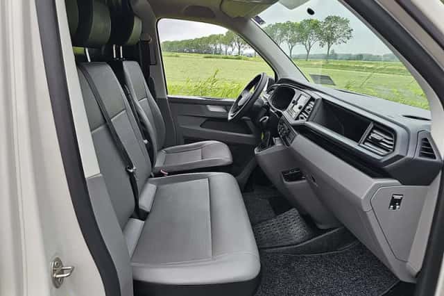 Volkswagen Transporter (2024) thumbnail 6