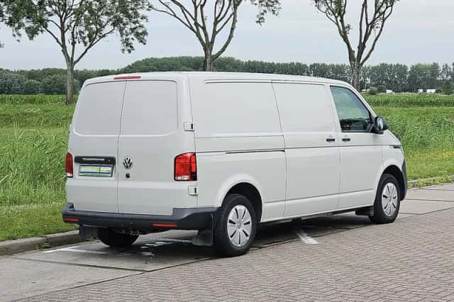 Volkswagen Transporter (2024) thumbnail 3