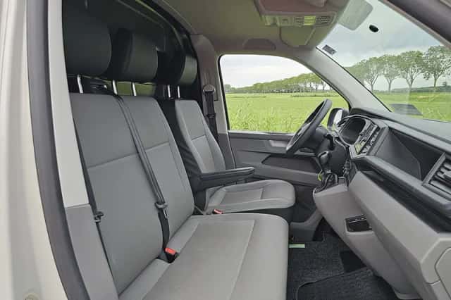 Volkswagen Transporter (2024) thumbnail 6