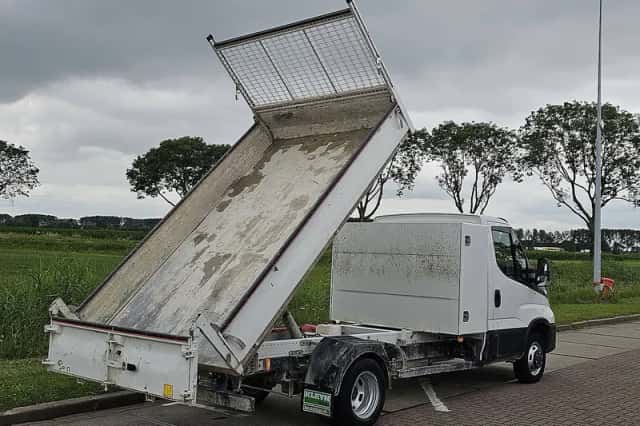 Iveco Daily (2021) thumbnail 3