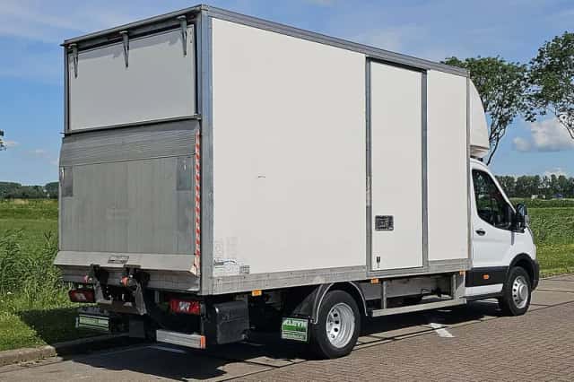 Ford Transit (2022) thumbnail 3