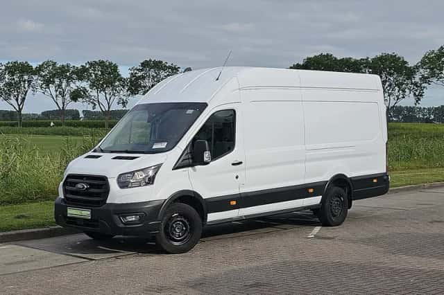 Ford Transit (2024) thumbnail 2