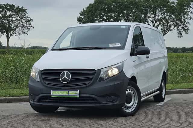 Mercedes-Benz eVito (2022) thumbnail 1
