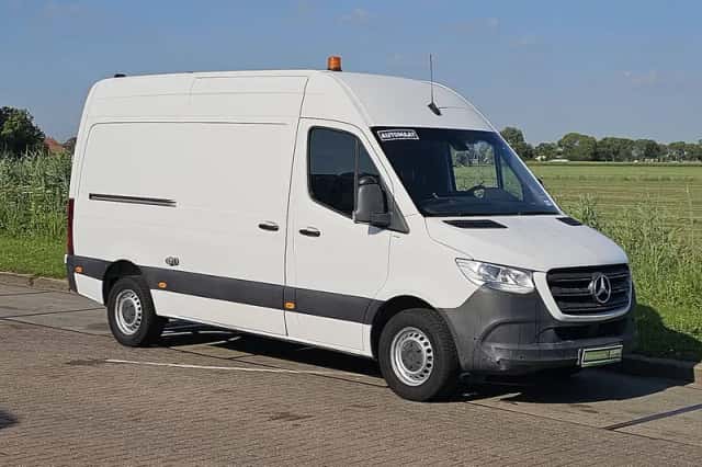 Mercedes-Benz Sprinter (2021) thumbnail 4