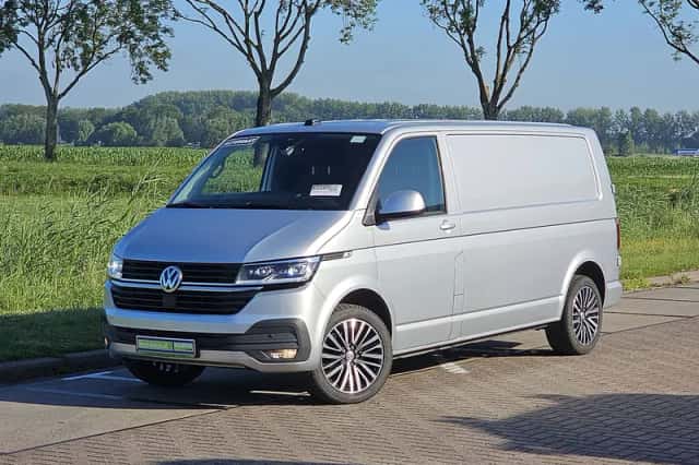 Volkswagen Transporter (2023) thumbnail 2