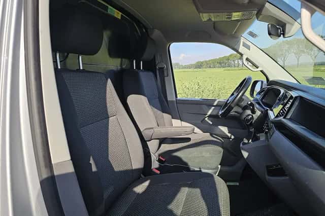 Volkswagen Transporter (2023) thumbnail 6