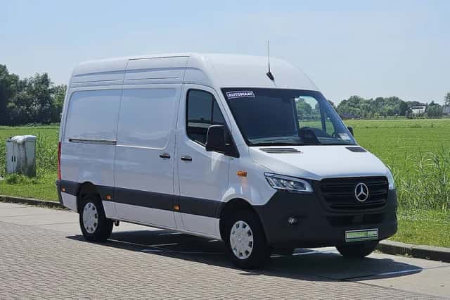 Mercedes-Benz Sprinter (2024) thumbnail 4