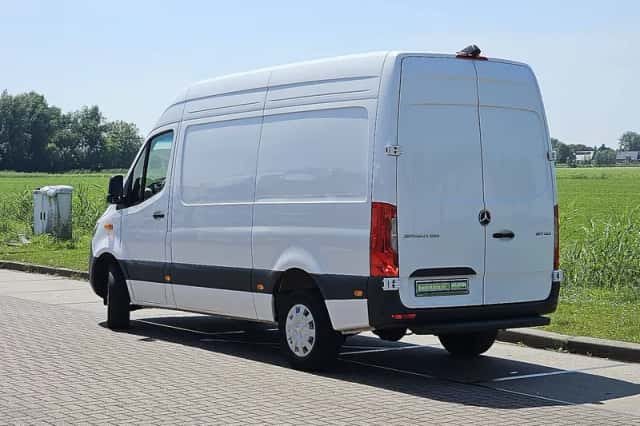 Mercedes-Benz Sprinter (2024) thumbnail 5