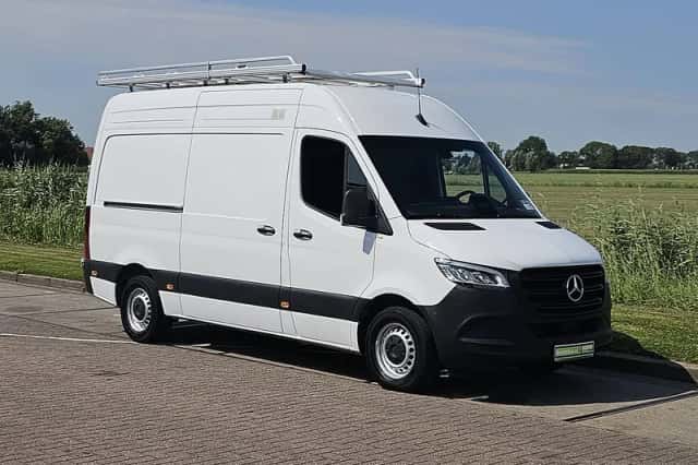 Mercedes-Benz Sprinter (2024) thumbnail 4