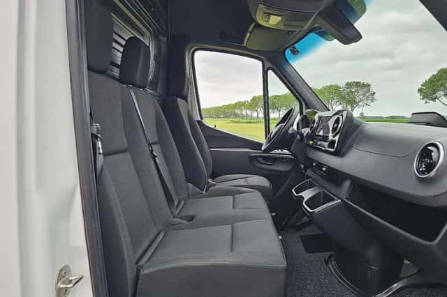 Mercedes-Benz Sprinter (2024) thumbnail 6