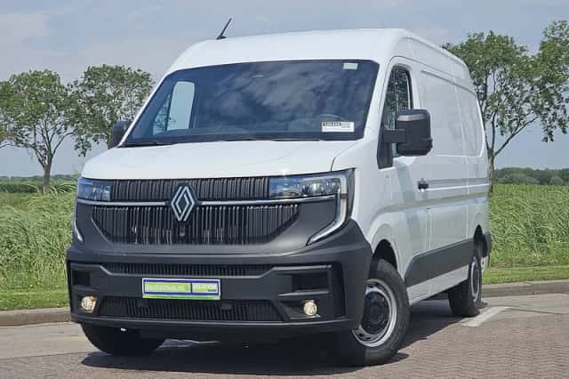 Renault Master (2024) thumbnail 1