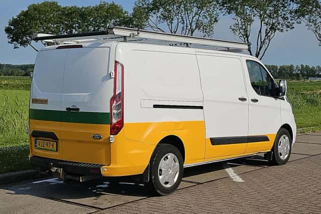 Ford Transit (2021) thumbnail 3