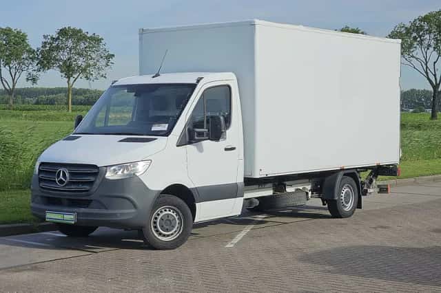 Mercedes-Benz Sprinter (2020) thumbnail 2