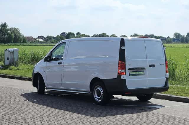 Mercedes-Benz Vito (2022) thumbnail 5