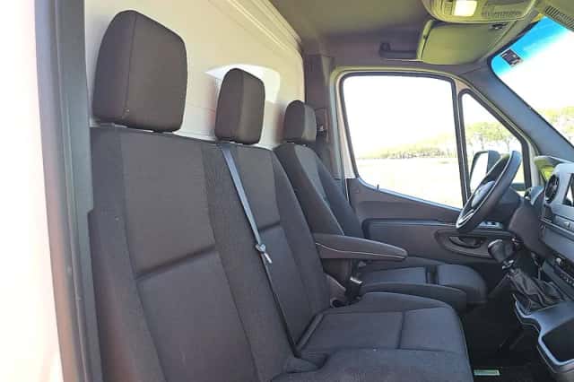 Mercedes-Benz Sprinter (2024) thumbnail 6