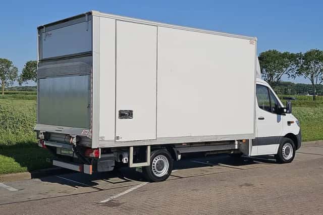 Mercedes-Benz Sprinter (2022) thumbnail 3