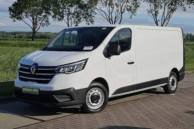 Renault Trafic (2022) thumbnail 2
