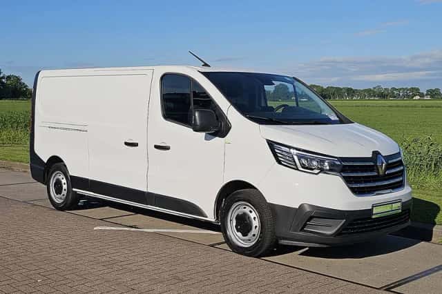 Renault Trafic (2022) thumbnail 4