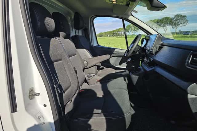 Renault Trafic (2022) thumbnail 6
