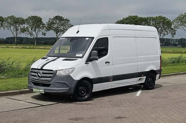 Mercedes-Benz Sprinter (2020) thumbnail 2