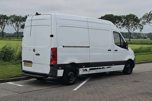 Mercedes-Benz Sprinter (2020) thumbnail 3