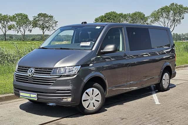 Volkswagen Transporter (2021) thumbnail 2