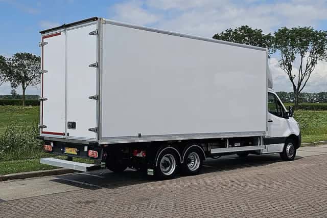 Mercedes-Benz Sprinter (2022) thumbnail 3