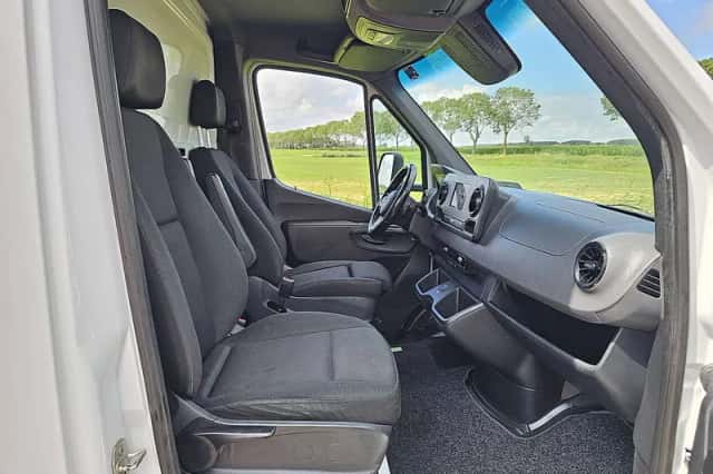 Mercedes-Benz Sprinter (2022) thumbnail 6