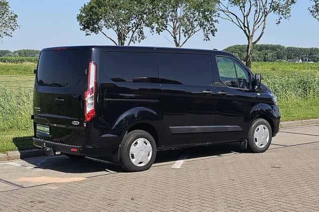 Ford Transit (2021) thumbnail 3