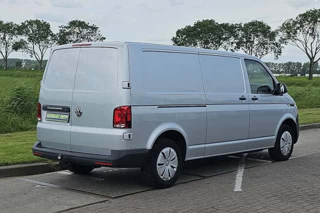Volkswagen Transporter (2023) thumbnail 3