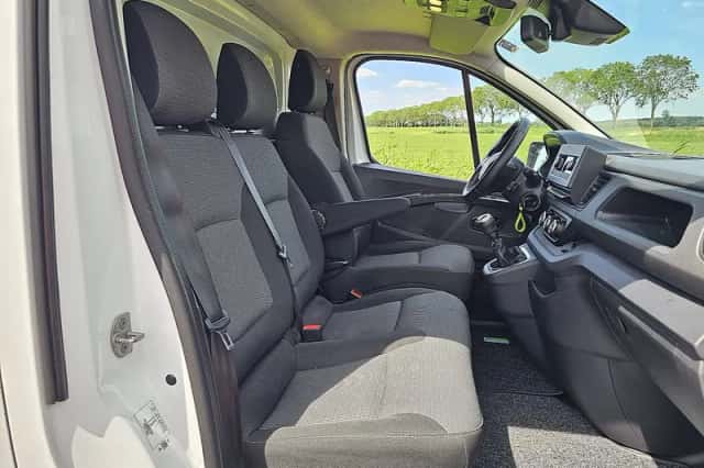 Renault Trafic (2022) thumbnail 6