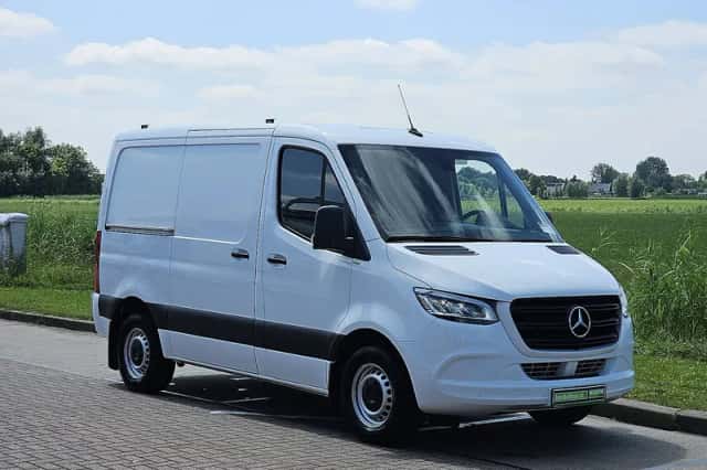 Mercedes-Benz Sprinter (2023) thumbnail 4