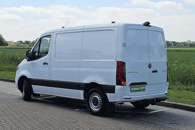 Mercedes-Benz Sprinter (2023) thumbnail 5