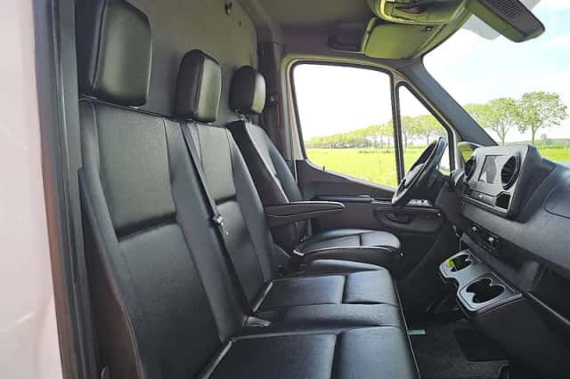 Mercedes-Benz Sprinter (2023) thumbnail 6