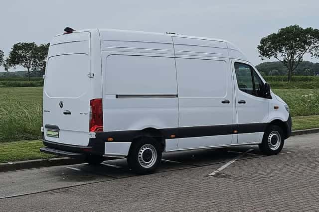 Mercedes-Benz Sprinter (2024) thumbnail 3
